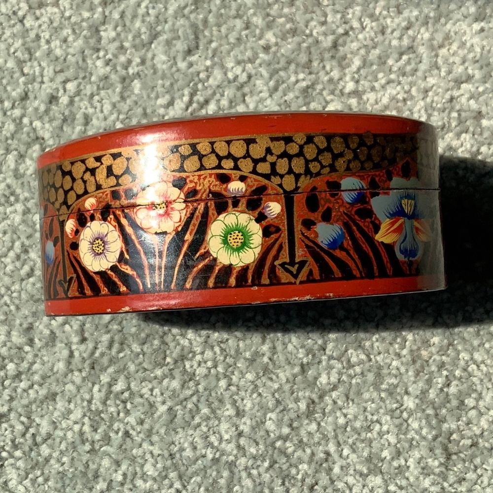 Hand Painted Oval Shaped Two Piece Trinket Box - Picture 2 of 7